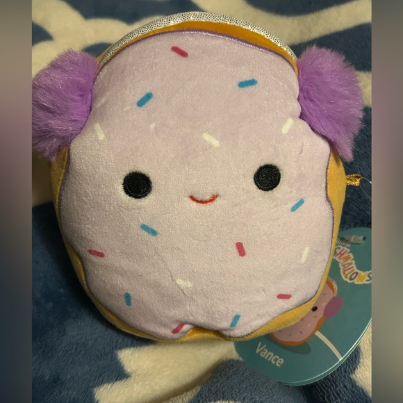 Squishmallows Bundle - Plush Toy Bundle and a FAO Schwarz Hedgehog- 5 Plushies - Picture 4 of 7